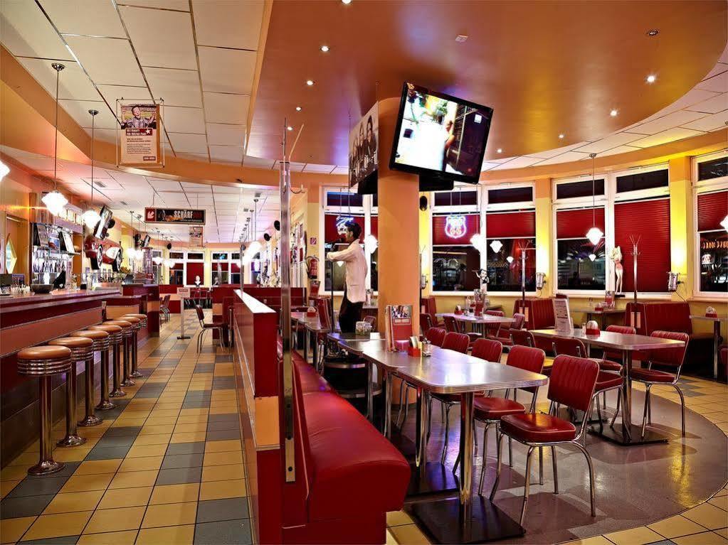 Road House Hotel Paderborn Bagian luar foto