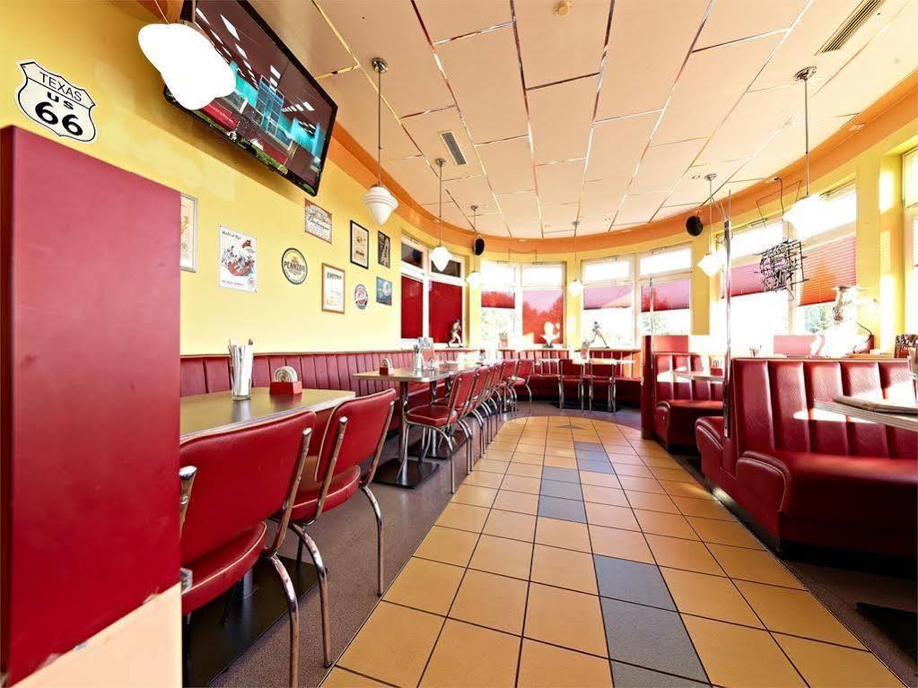 Road House Hotel Paderborn Bagian luar foto