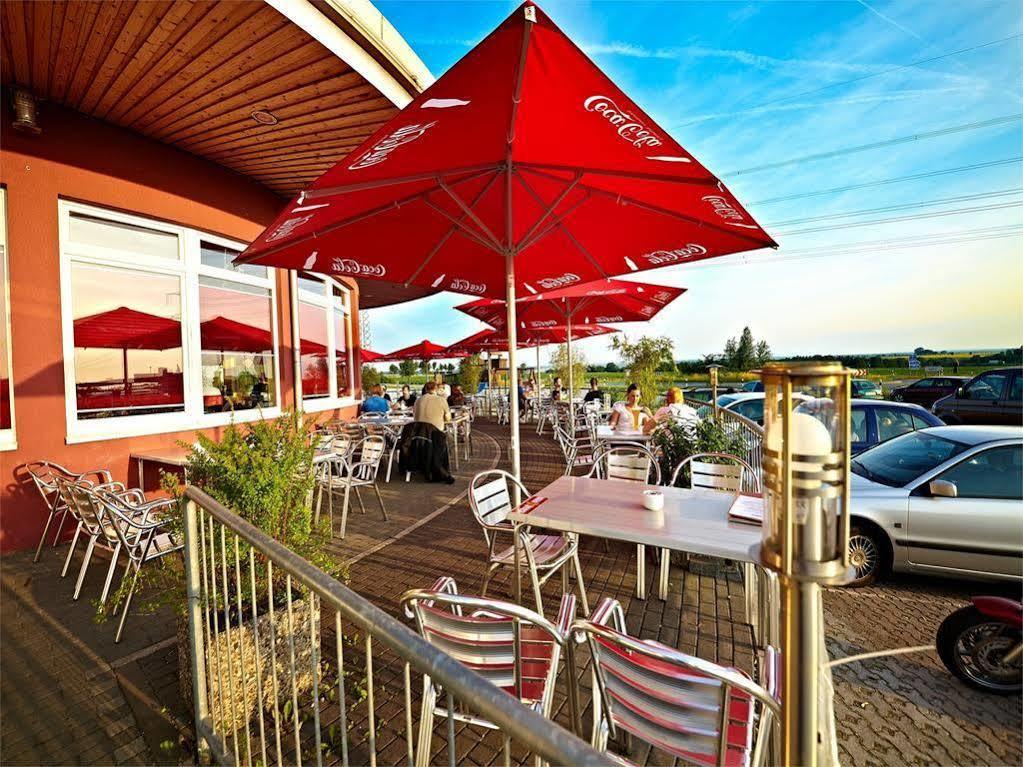 Road House Hotel Paderborn Bagian luar foto