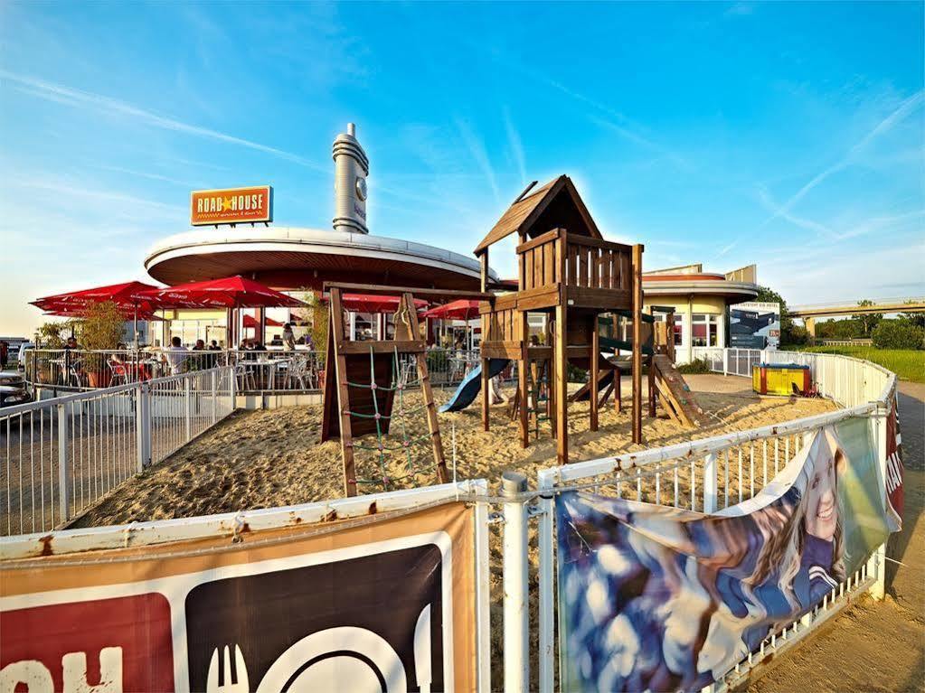 Road House Hotel Paderborn Bagian luar foto