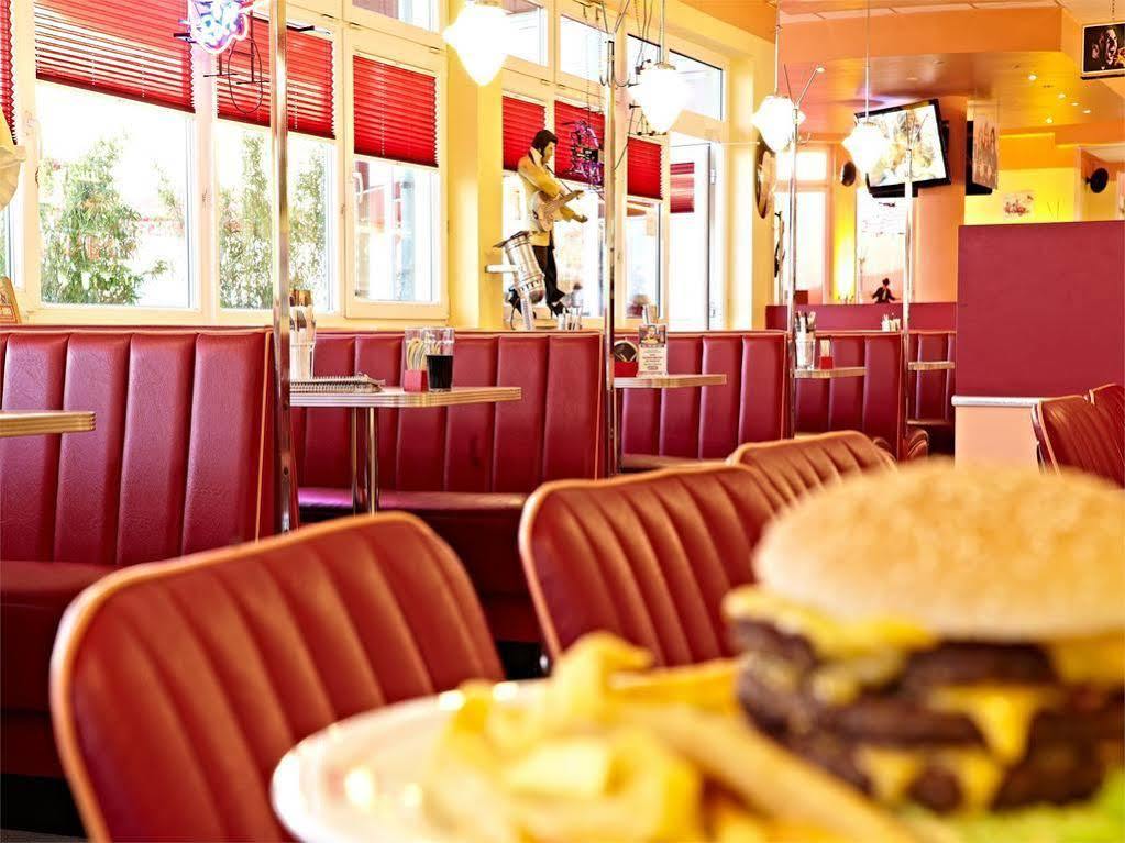 Road House Hotel Paderborn Bagian luar foto