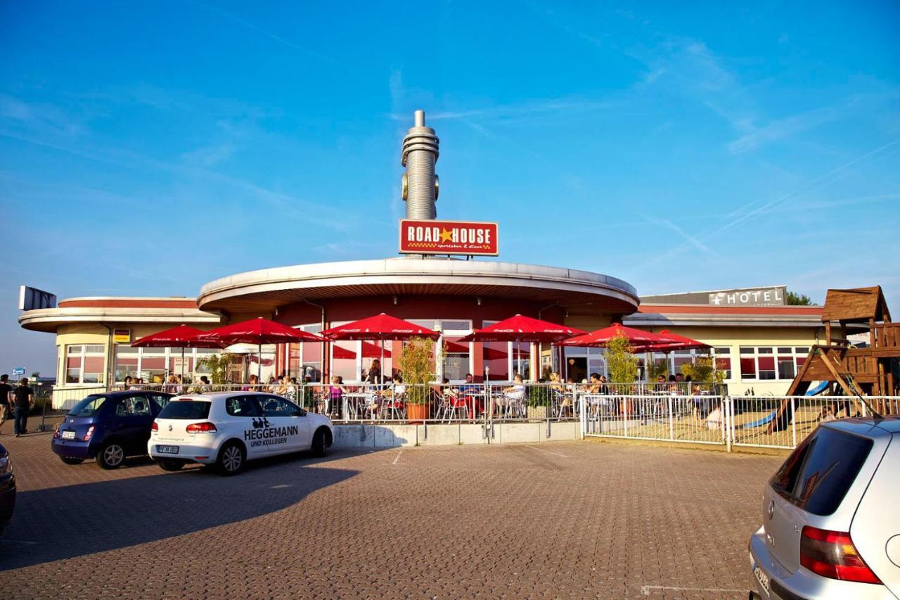 Road House Hotel Paderborn Bagian luar foto